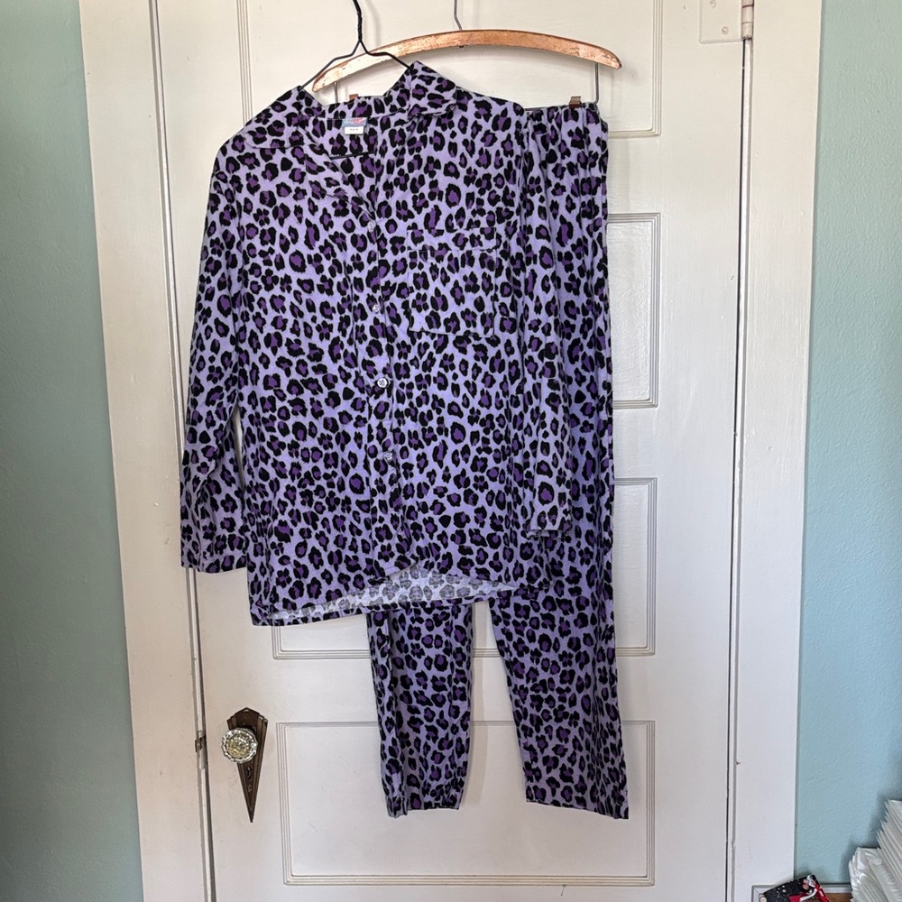Moon Beams Purple Leopard Print Women's Pajama Set Size M